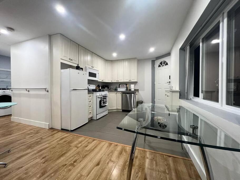 Westview Vacation Rental - Two Br House شمال فانكوفر المظهر الخارجي الصورة